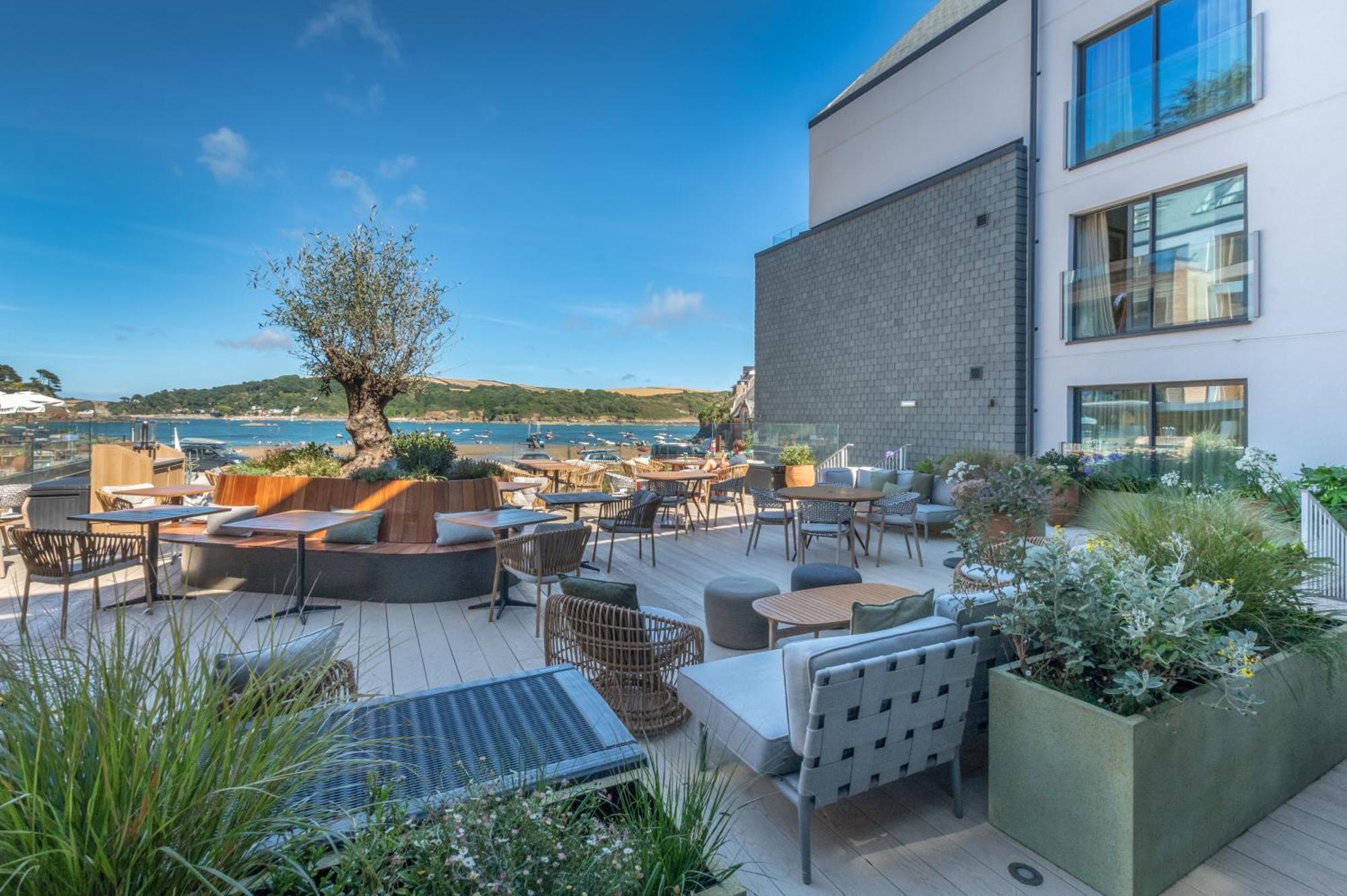 Harbour Club, & 4*