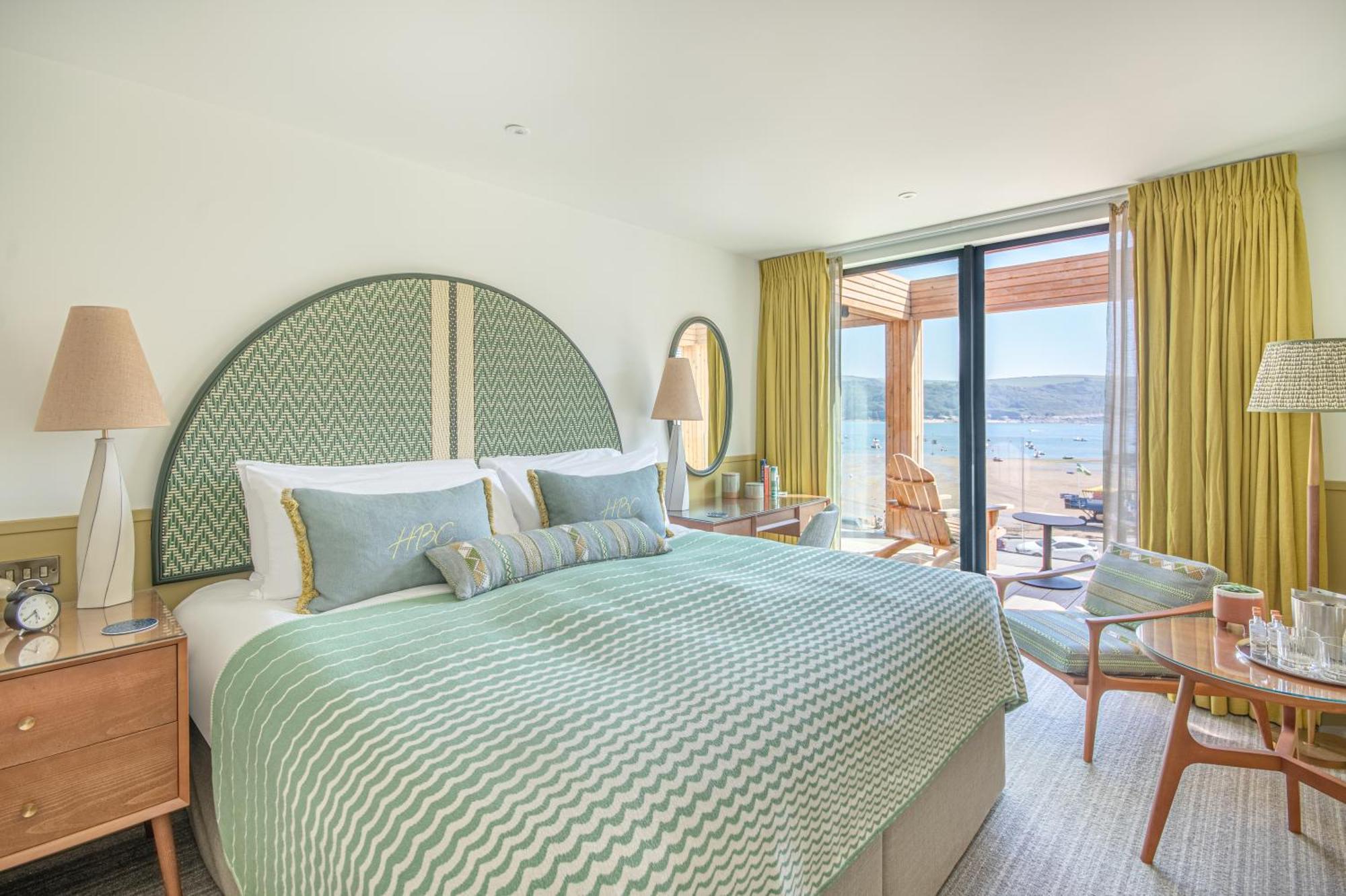 Harbour Club, & Hotel 4*